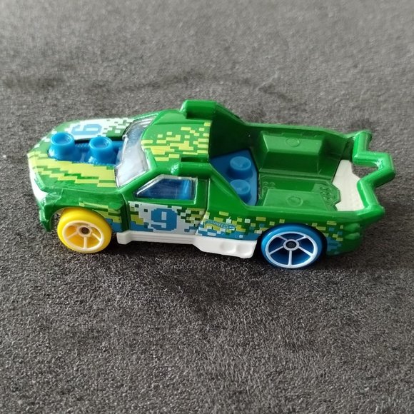 2012 Hot Wheels Green Fig Rig Mattel - Picture 4 of 8